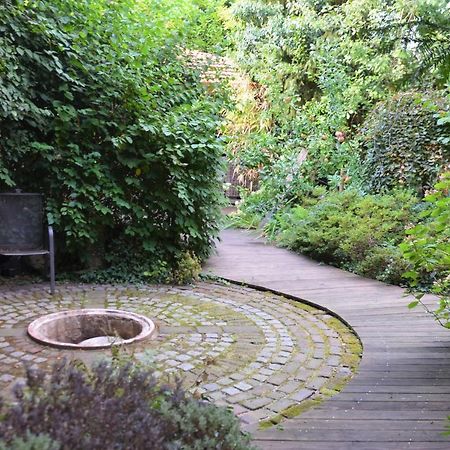 Gaestezimmer Mit Garten In Fischeln クレーフェルト エクステリア 写真