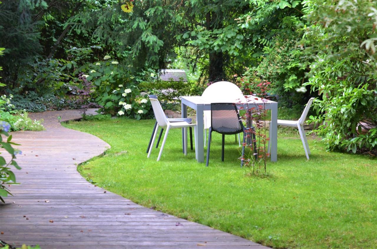 Gaestezimmer Mit Garten In Fischeln クレーフェルト エクステリア 写真