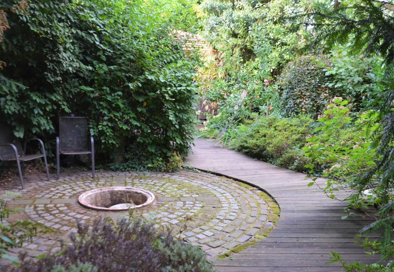Gaestezimmer Mit Garten In Fischeln クレーフェルト エクステリア 写真