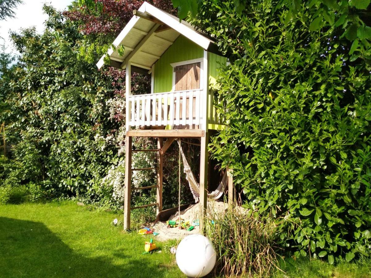 Gaestezimmer Mit Garten In Fischeln クレーフェルト エクステリア 写真