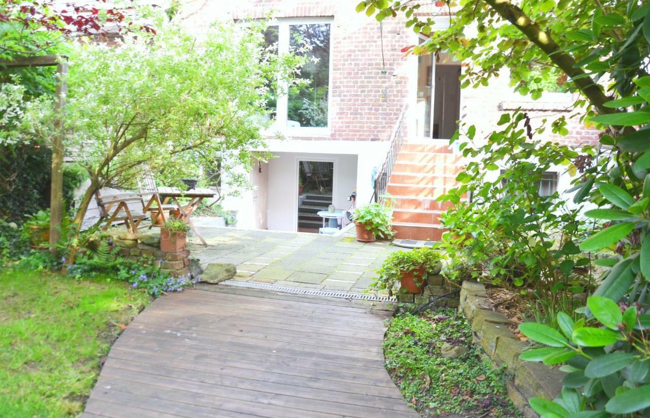 Gaestezimmer Mit Garten In Fischeln クレーフェルト エクステリア 写真